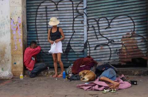 Secret&aacute;rio fala em &quot;colapso urbano&quot;, com 2,5 mil andarilhos no Centro da Capital