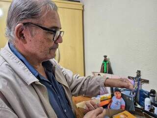 Após perder filho para o suicídio, pai luta para sobreviver no silêncio Após perder filho para o suicídio, pai luta para sobreviver no silêncio