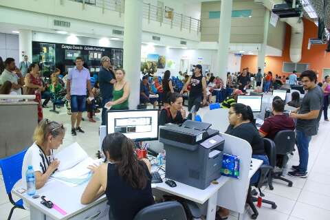 No feriado, prefeitura alerta que contribuinte tamb&eacute;m pode quitar d&eacute;bitos