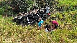 Motorista morre preso &agrave;s ferragens ap&oacute;s carro bater de frente em caminhonete