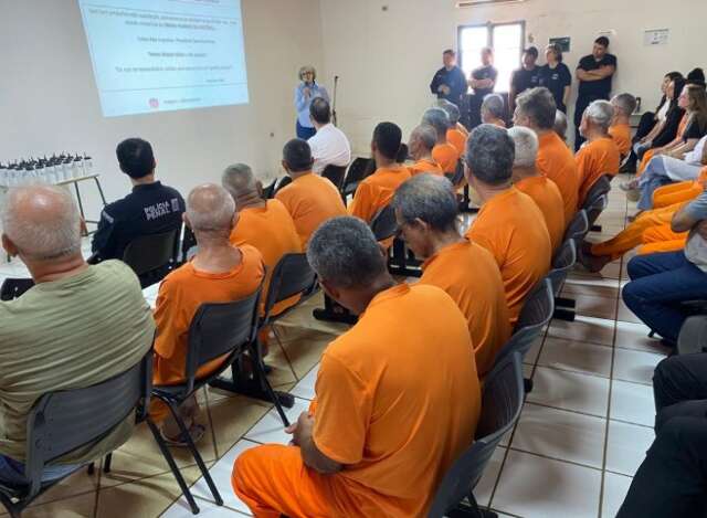 Junho Prata chega ao pres&iacute;dio com maior n&uacute;mero de idosos em MS