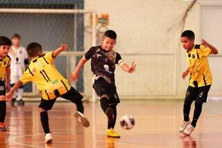 Equipes de Ponta Por&atilde; dominam semifinais da Copa Pelezinho de futsal