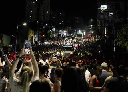Corpus Christi leva multid&atilde;o &agrave;s ruas do Centro de Campo Grande