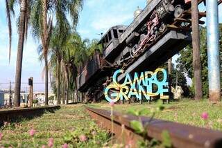 &quot;Eu vivi essa &eacute;poca&quot;: moradores lembram chegada do trem durante passeio