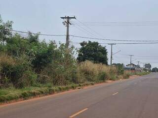 Invasão de terreno escancara abandono de áreas urbanas em Campo Grande Invasão de terreno escancara abandono de áreas urbanas em Campo Grande