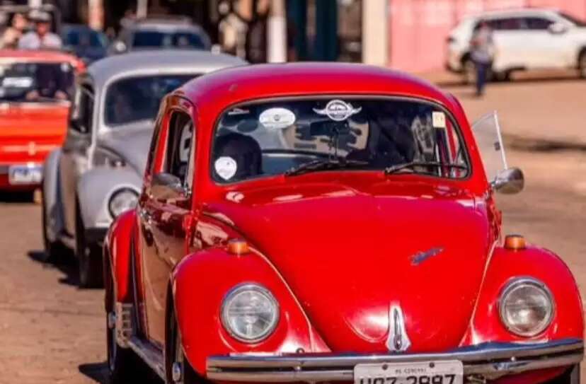 Em Aquidauana, 9º Encontro de Relíquias tem carros fabricados até 1996 