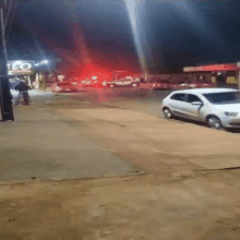 Policial troca tiros com suspeitos e jovem &eacute; baleado com seis tiros