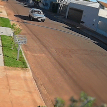 V&iacute;deo mostra colis&atilde;o violenta e motociclista &eacute; socorrido apenas com escoria&ccedil;&otilde;es