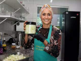 Há 5 anos, Neuza transforma alimentos com fermentação milenar Há 5 anos, Neuza transforma alimentos com fermentação milenar