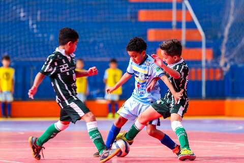 Com quatro vit&oacute;rias, Pelezinho avan&ccedil;a para finais da Copa Estadual de Futsal