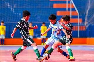 Com quatro vit&oacute;rias, Pelezinho avan&ccedil;a para finais da Copa Estadual de Futsal