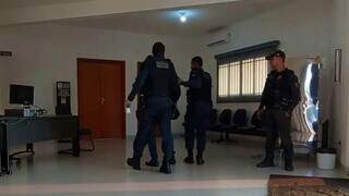 PM prende homem que desfigurou o rosto da esposa na frente da filha de 2 anos PM prende homem que desfigurou o rosto da esposa na frente da filha de 2 anos