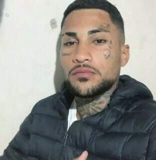 Suspeito de assassinato de jovem morre em troca de tiros com a PM