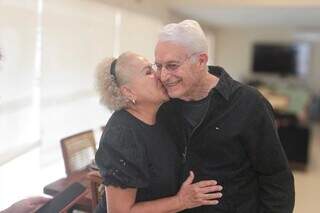 Aos 80 anos, Elle&aacute; decidiu se tornar DJ e j&aacute; tem agenda cheia de eventos