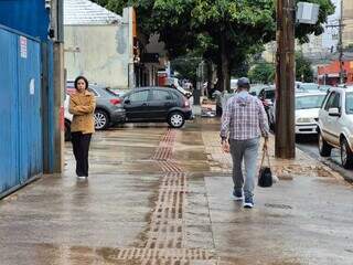Sensa&ccedil;&atilde;o t&eacute;rmica despenca mais de 10 &deg;C em Campo Grande ap&oacute;s temporal