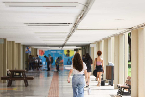 Armada com facas, dupla &eacute; presa ap&oacute;s assaltar estudantes dentro da UFMS