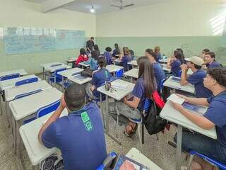 Nova enquete quer saber por que jovens trabalham e n&atilde;o estudam 