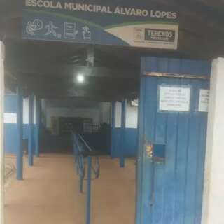 Escola Municipal &eacute; alvo de vandalismo e tem aulas suspensas nesta manh&atilde; 