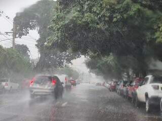Capital tem chuva e rajadas de ventos acima dos 40 km por hora