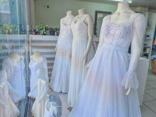 Bazar da AACC agora tem op&ccedil;&atilde;o para casamentos com vestidos e ternos