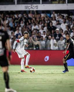 Neymar renova com o Santos e receber&aacute; R$ 27 milh&otilde;es at&eacute; dezembro