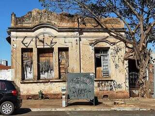Com limpeza de terreno, casa hist&oacute;rica some de vez da paisagem no Centro