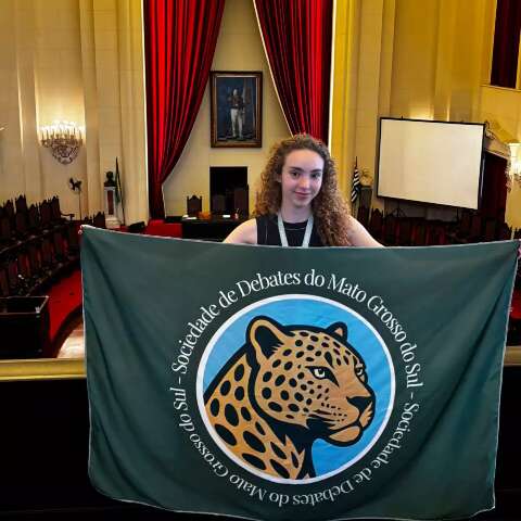Jovem estudante leva voz de MS ao Campeonato Mundial de Debates 