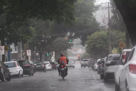 Estado tem alerta de chuvas intensas e ventos de at&eacute; 60 km/h at&eacute; sexta-feira