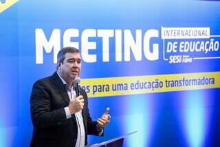 Ampliar educação exige união de esforços, diz Riedel Ampliar educação exige união de esforços, diz Riedel