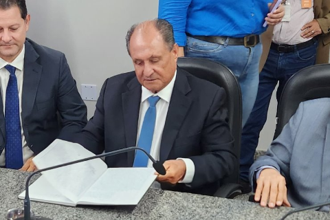 Justi&ccedil;a rejeita queixa de deputado contra servidor por &quot;cr&iacute;tica&quot; em grupo