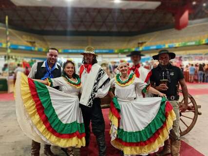 Fenasul estreia em novo espa&ccedil;o com atra&ccedil;&otilde;es da m&uacute;sica, dan&ccedil;a e culin&aacute;ria ga&uacute;cha