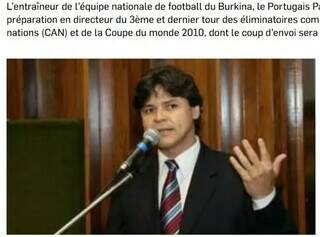 Deputado vira t&eacute;cnico de futebol em revista de Paris