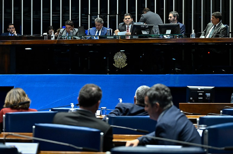 Senado revoga aumento do IOF e for&ccedil;a governo a buscar fontes de receita