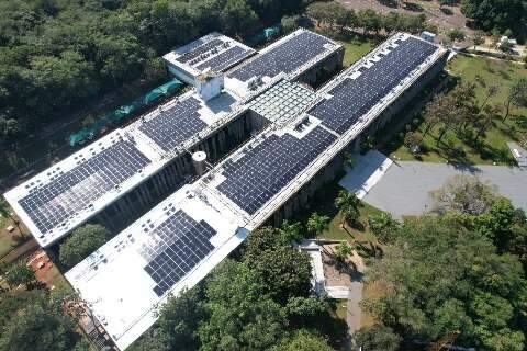 Alems inaugura usina solar e prev&ecirc; economia de R$ 1,3 milh&atilde;o/ano