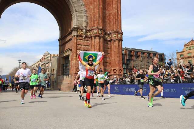 Milene largou MS para festejar seus 42 anos correndo 42 km na Espanha