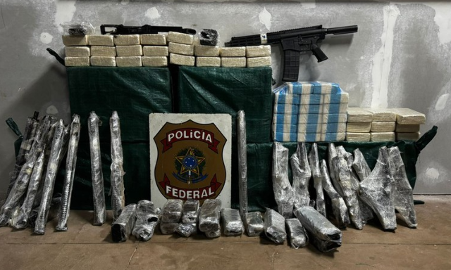 PF intercepta carregamento do PCC com coca&iacute;na e armamento pesado