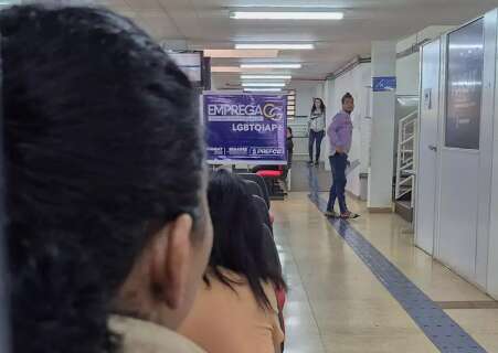 &quot;Tamb&eacute;m somos humanos&quot;: pessoas LGBTQIA+ buscam recome&ccedil;o em feir&atilde;o de empregos