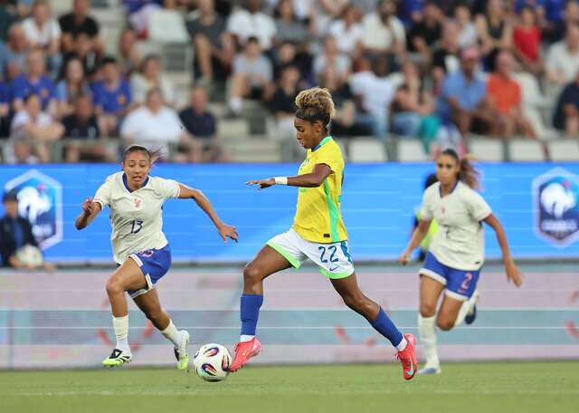Brasil perde de virada para a Fran&ccedil;a em amistoso antes da Copa Am&eacute;rica
