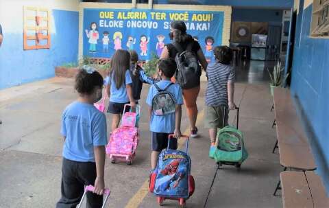 Prefeitura convoca candidatos aprovados para vagas na Educa&ccedil;&atilde;o