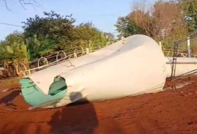 Caixa d&#039;&aacute;gua desaba e assusta moradores da aldeia Jaguapiru
