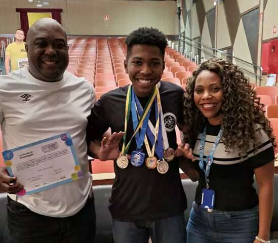 Aos 17 anos, Pedro j&aacute; conquistou sete medalhas em olimp&iacute;adas cient&iacute;ficas