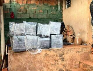 Tr&ecirc;s s&atilde;o presos carregando caminh&atilde;o com 3,5 toneladas de maconha