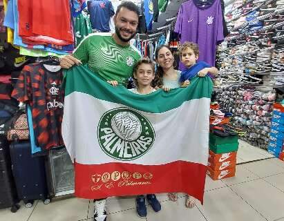 Torcedores v&atilde;o &agrave;s compras e se preparam para Palmeiras x Botafogo
