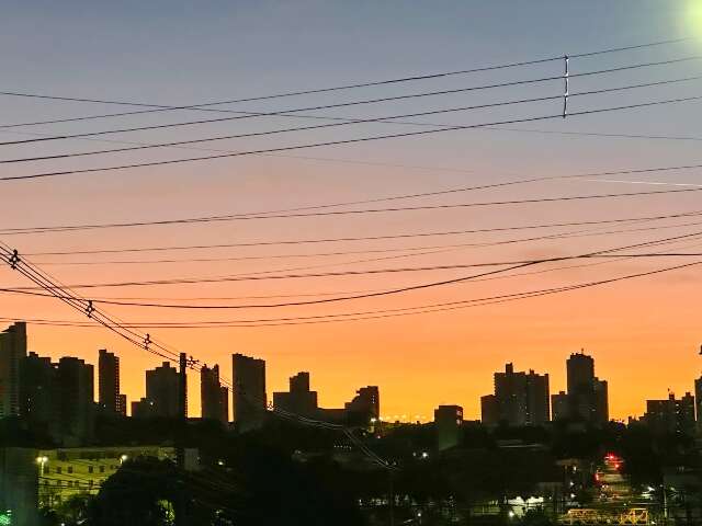 Domingo registra m&aacute;xima de 32 &deg;C em MS antes da chegada do frio