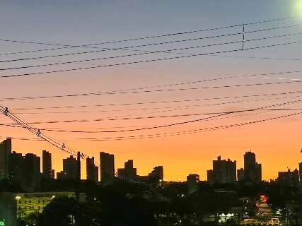 Apesar de alerta de queda de temperatura, domingo tem m&aacute;xima de 32 &deg;C