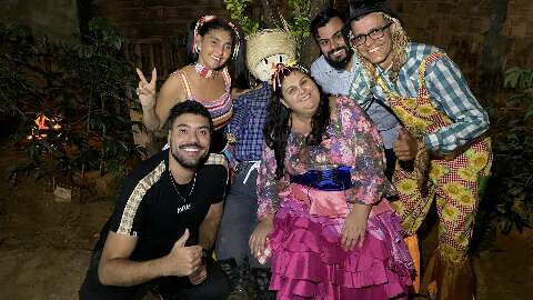 Ap&oacute;s acidentes do filho, fam&iacute;lia transforma trag&eacute;dia em festa junina