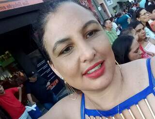 Pol&iacute;cia pede ajuda para encontrar homem que matou companheira