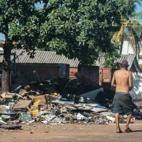  &ldquo;Pior ferro-velho&rdquo; de Campo Grande virou lix&atilde;o a c&eacute;u aberto no Guanandi 