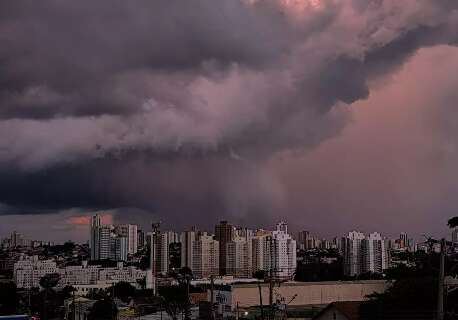 Campo Grande tem chuva e MS segue com aviso de queda de temperatura 