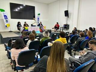 Cartilha in&eacute;dita orienta sobre gesta&ccedil;&atilde;o de homens trans em MS